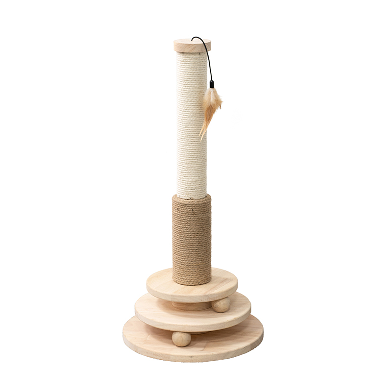 Torre de juegos de madera con 4 bolas para rascar